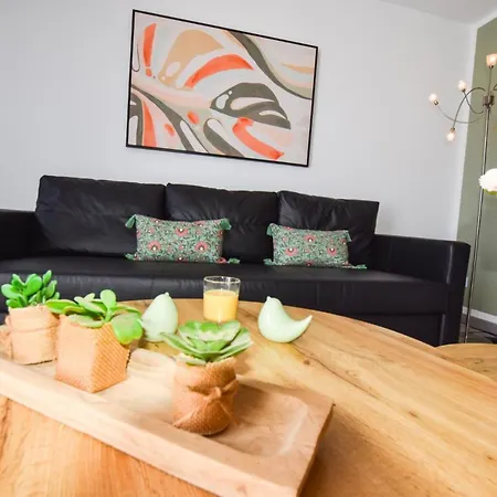 Book Jet - Casa Adam *